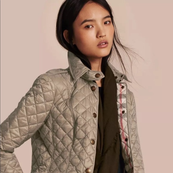 ✨✨ NWT BURBERRY BRIT KENCOTT IN PALE FAWN ✨✨ - Picture 2 of 8